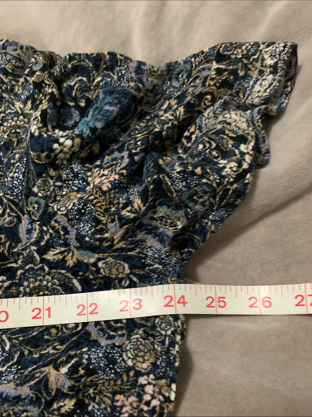Knox Rose Navy & Cream Floral Pintuck V-Neck Tunic - Picture 4 of 10